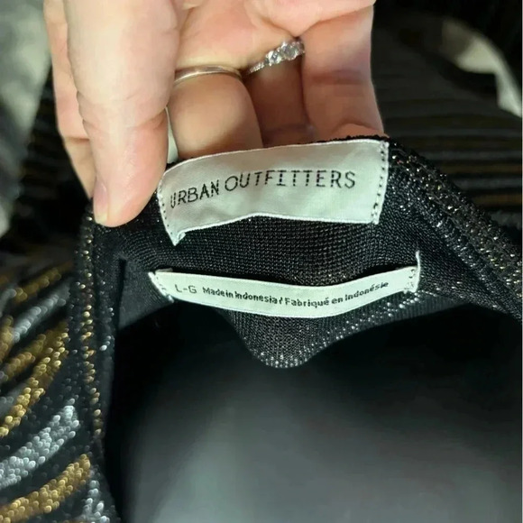 Urban Outfitters Metallic Faux Wrap Long Sleeve Top large - Picture 4 of 4